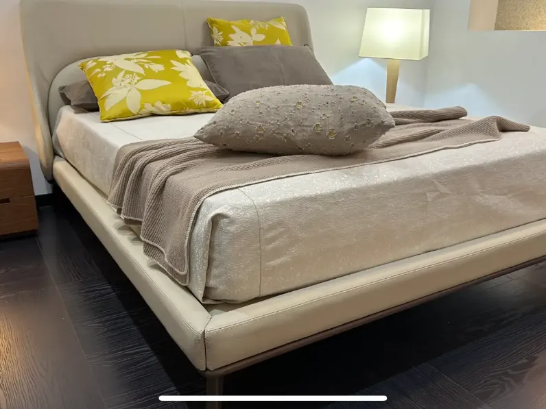 Letto imbottito con gambe Ulisse La falegnami a prezzo ribassato