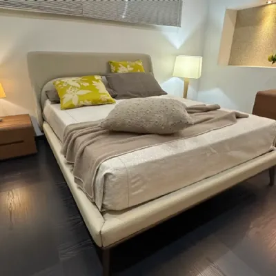 Letto imbottito con gambe UlisseLa falegnamia prezzo ribassato