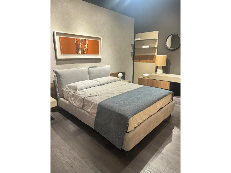 Letto imbottito modello Wisp compatto di Bside scontato 30%