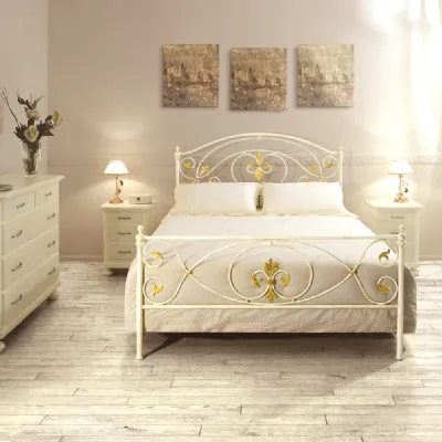 Letto matrimoniale classico Carlotta Artigianale a prezzo ribassato