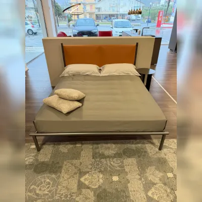 Letto matrimoniale moderno Iko Flou a prezzo scontato