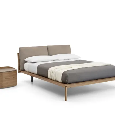 Letto in legno con gambe Abbraccio legnoSangiacomoa prezzo ribassato