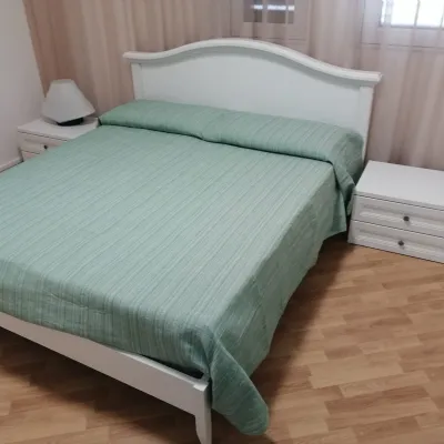 Letto in legno con gambe Arcadia Colombinia prezzo scontato