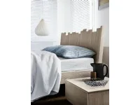 Letto in legno con gambe BarriqueScandolaa prezzo scontato