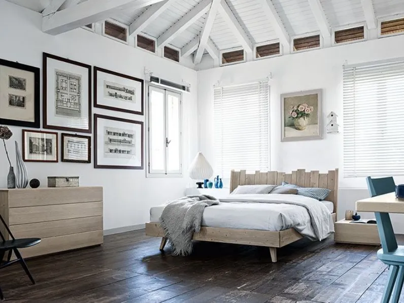 Letto in legno con gambe Barrique�Scandola�a prezzo scontato