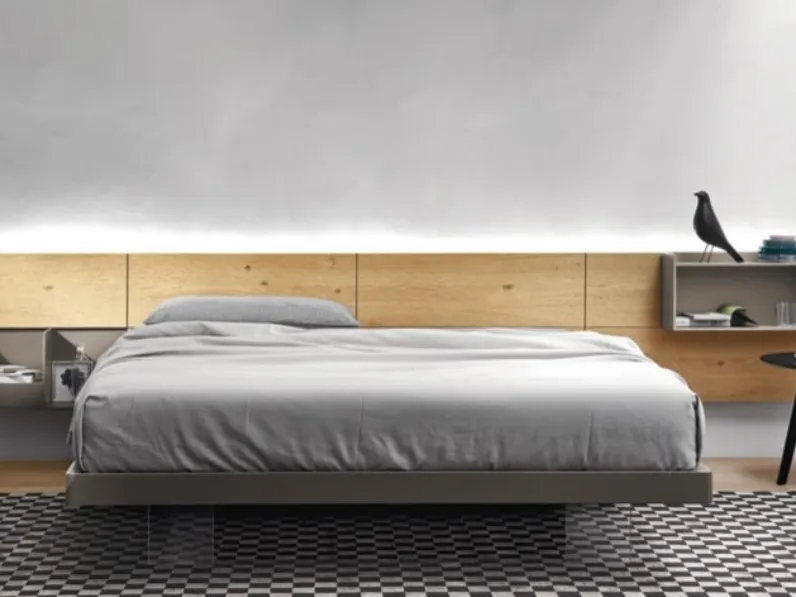 Letto in legno con gambe Letto effetto sospeso Sangiacomo a prezzo ribassato