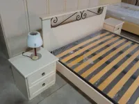 Letto in legno con gambe NinfeaArtigianalea prezzo scontato