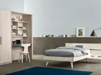 Letto in legno con gambe Plana�Scandola�a prezzo ribassato