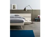 Letto in legno con gambe Plana�Scandola�a prezzo ribassato