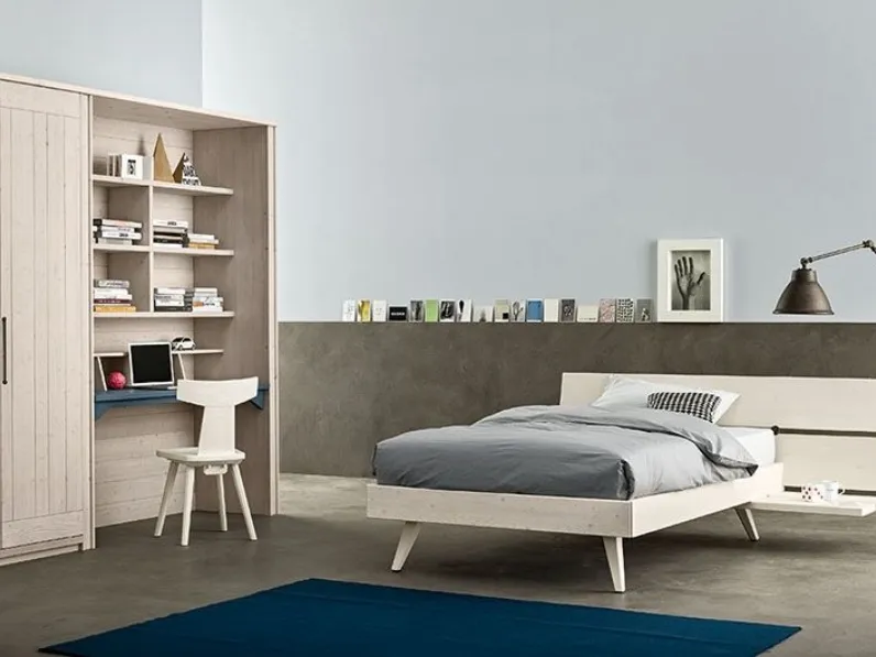 Letto in legno con gambe Plana�Scandola�a prezzo ribassato