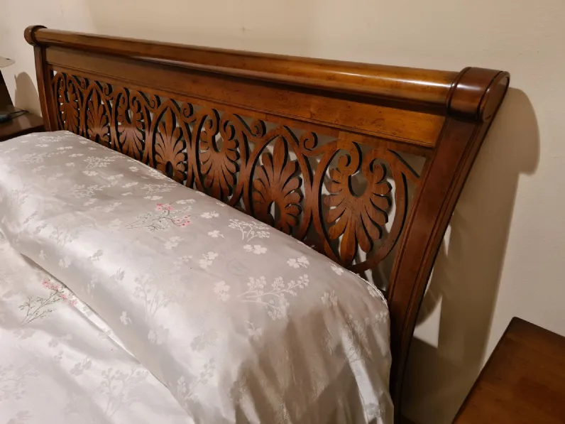 Letto in legno con giroletto Le primule Le fablier a prezzo scontato
