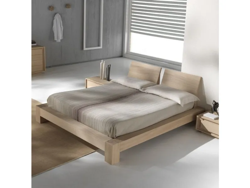 Letto in legno con giroletto Letto in pieno rovere spazzolatoMd worka prezzo ribassato