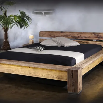 Letto in legno con giroletto Ursus Artigianale a prezzo scontato