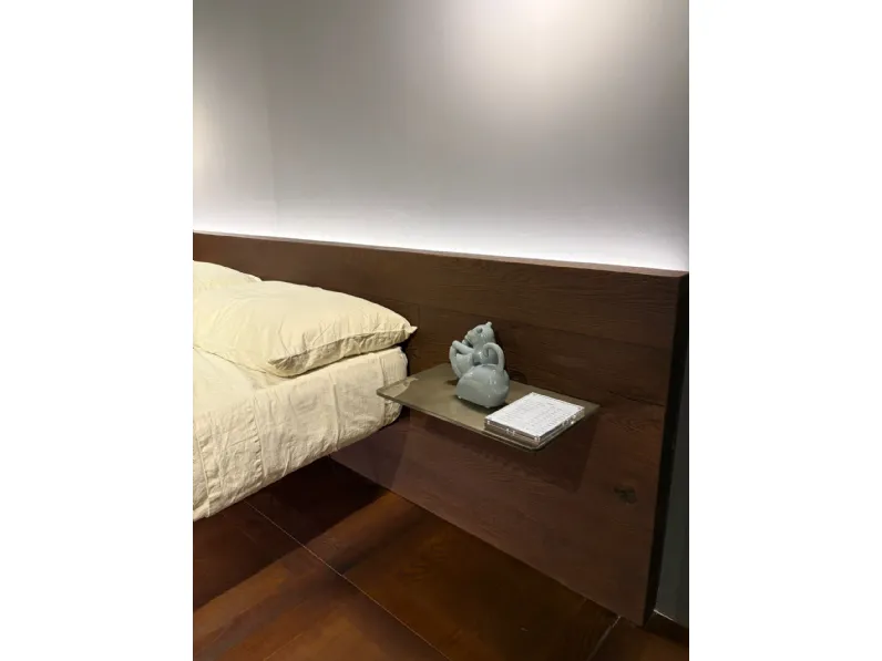 Letto matrimoniale design Letto air frestanding Lago a prezzo scontato