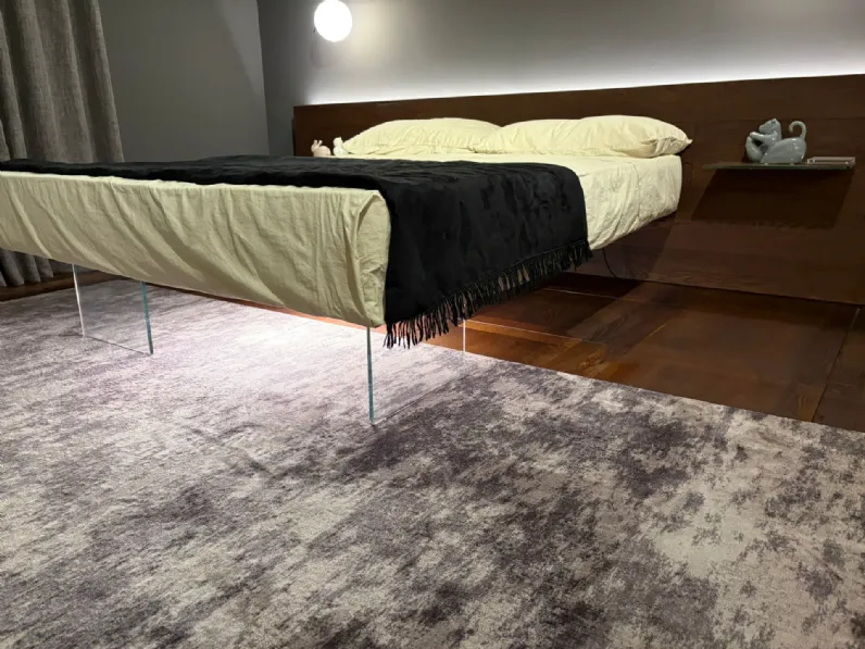 Letto matrimoniale design Letto air frestanding Lago a prezzo scontato