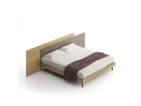 Letto in legno con giroletto Scacco�Munari�a prezzo ribassato