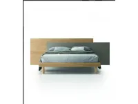 Letto in legno con giroletto Scacco�Munari�a prezzo ribassato