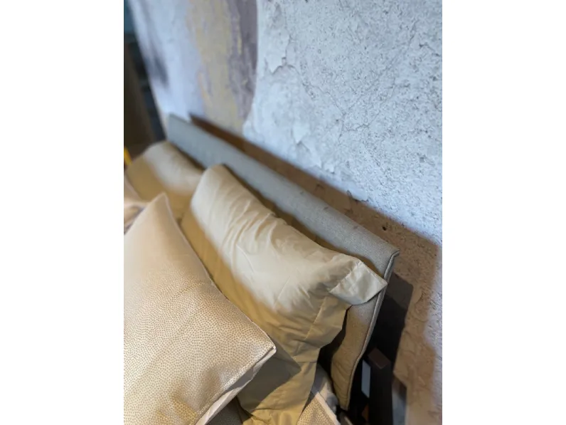 Letto in legno modello Theo di Lema scontato 30%