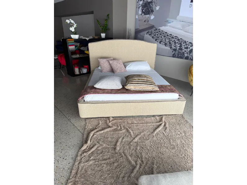 Letto king size con giroletto Letto maxi tessuto luxury italia Md work a prezzo ribassato