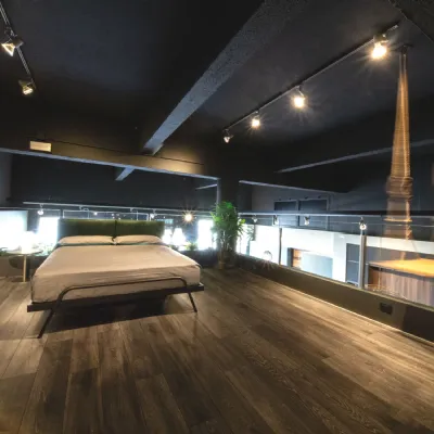 Letto moderno con piedini Leg Moretti compact a prezzo ribassato