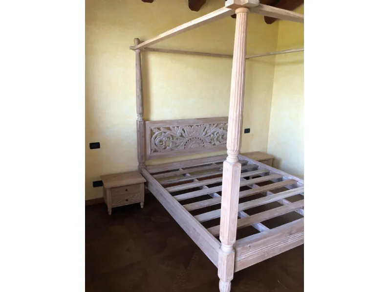 Letto baldacchino  Outlet etnico in OFFERTA OUTLET