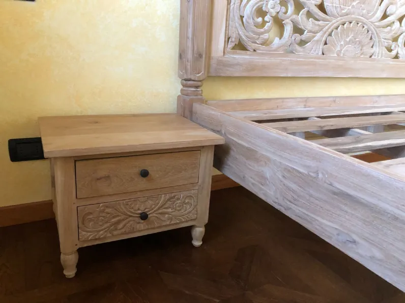 Letto baldacchino  Outlet etnico in OFFERTA OUTLET