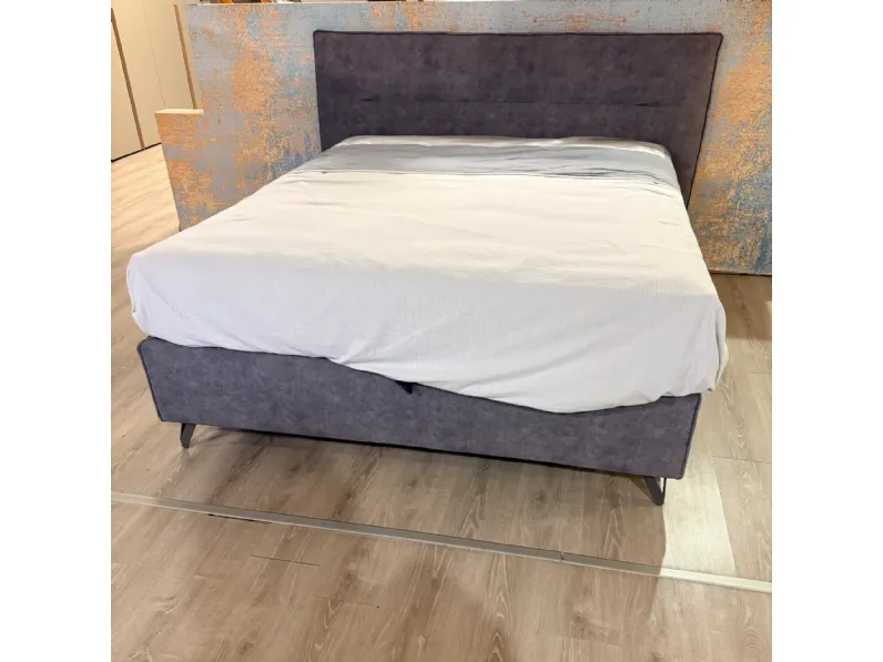 Letto matrimoniale moderno Letto cut filo Samoa a prezzo scontato