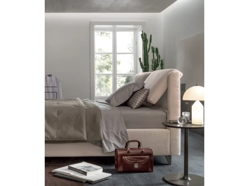 Letto matrimoniale con gambe Loft Twils a prezzo ribassato