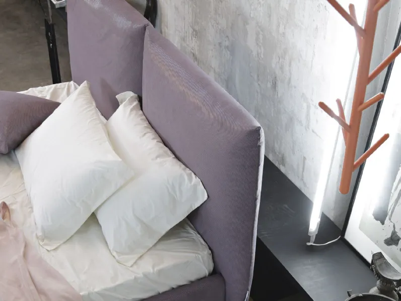 Letto matrimoniale con gambe London a prezzo riservato 