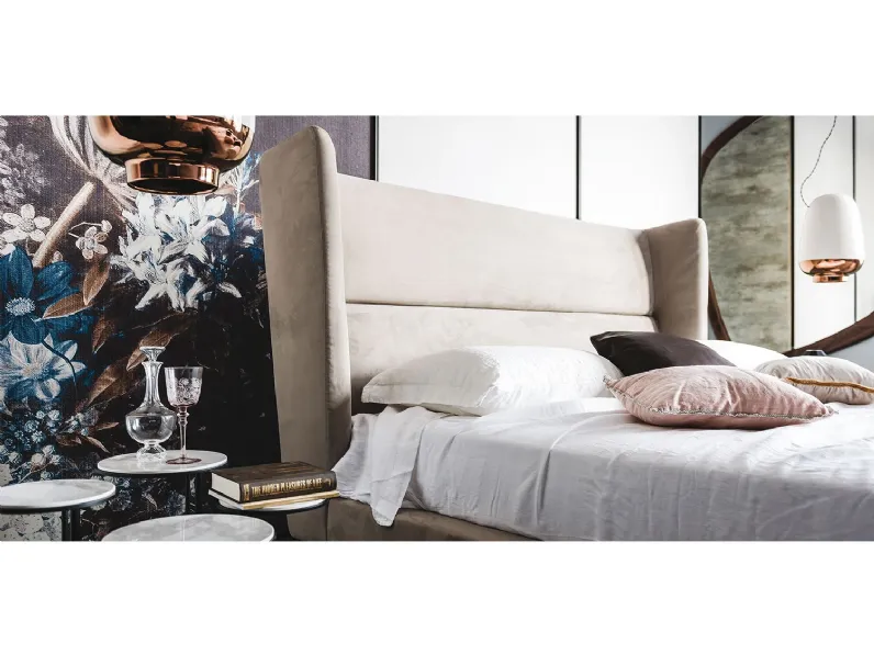 Letto matrimoniale con gambe Ludovic Cattelan italia a prezzo ribassato