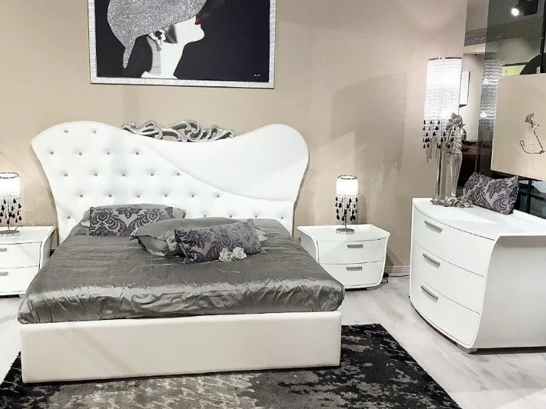 Letto imbottito modello Marley di Artigianale scontato 50%