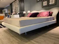 Letto moderno con piedini Marylin Flou a prezzo ribassato