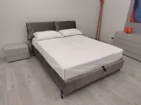 Letto imbottito modello Andromeda di Rosini scontato 25%