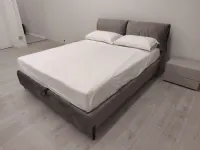 Letto imbottito modello Andromeda di Rosini scontato 25%