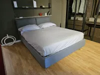 Letto imbottito modello Cinque di Tempur scontato 30%