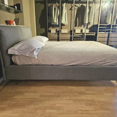 Letto imbottito modello Cinque di Tempur scontato 30%