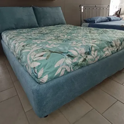 Letto imbottito modello Aria di Hoppl scontato 15%