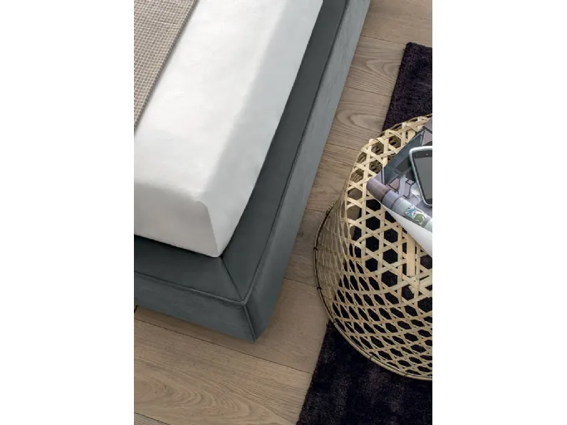 Letto matrimoniale con contenitore George Felis a prezzo ribassato