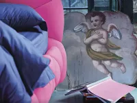 Letto imbottito con contenitore Marvin�Noctis�a prezzo scontato