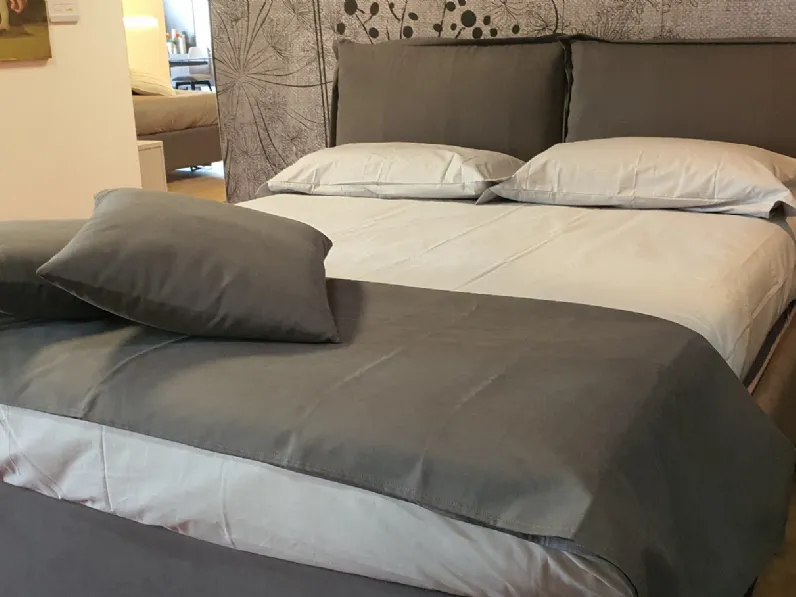Letto imbottito con contenitore So pop motorizzato Noctis a prezzo ribassato