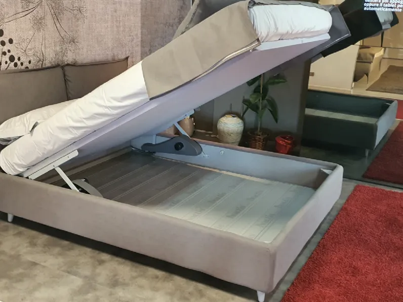 Letto imbottito con contenitore So pop motorizzato Noctis a prezzo ribassato