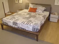 Letto moderno con gambe Abbraccio legno Sangiacomo a prezzo scontato