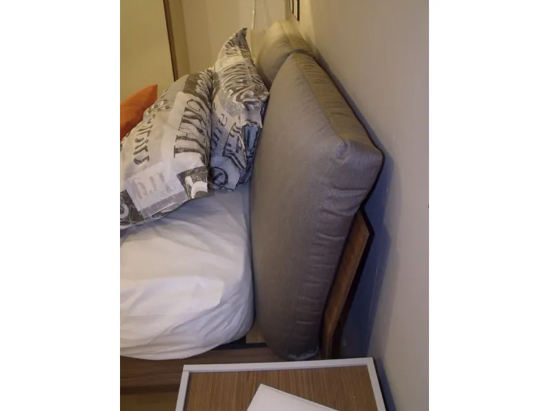Letto matrimoniale moderno Abbraccio legno Sangiacomo a prezzo ribassato