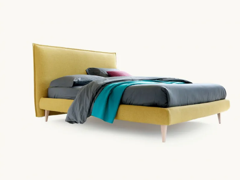 Letto matrimoniale con gambe Bob a prezzo riservato 