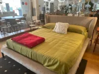 Letto imbottito modello Dominick di Conte scontato 40%