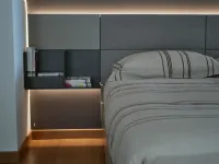 Letto matrimoniale con gambe Ecletto a prezzo riservato 