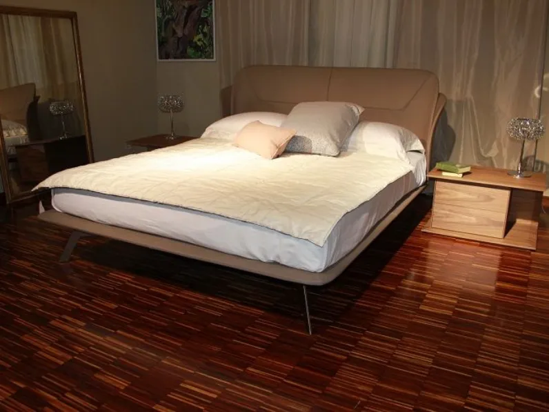 Letto Ermes in pelle, Falegnameria 1946, prezzo scontato.