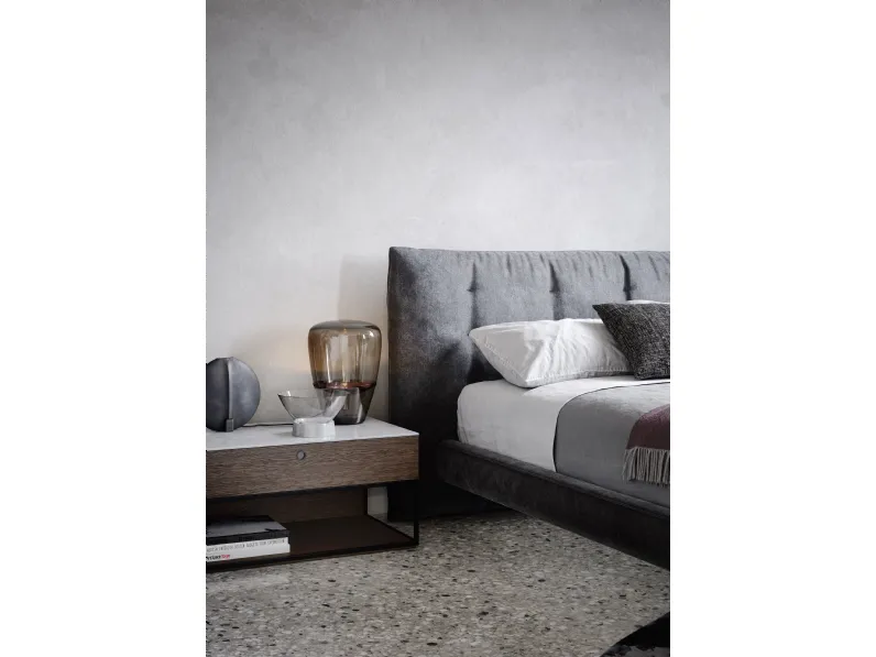 Letto matrimoniale con gambe Tuftè Novamobili a prezzo scontato