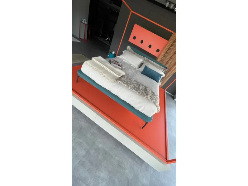 Letto matrimoniale design Velvet Novamobili a prezzo ribassato