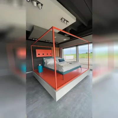 Letto matrimoniale design Velvet Novamobili a prezzo ribassato